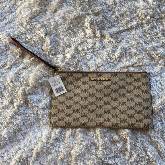 MICHAEL MICHAEL KORS Large Logo Wristlet - Picture 3 of 9